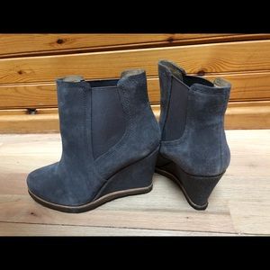 Wedge boots